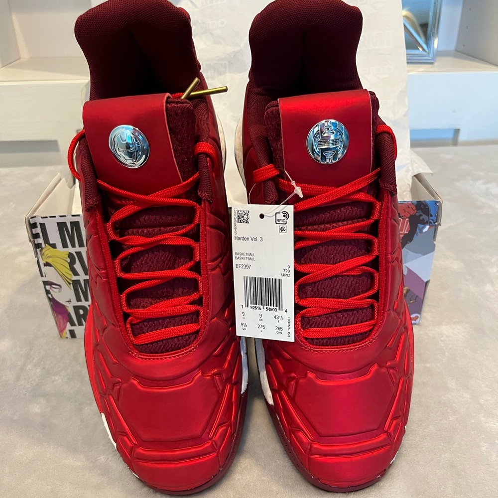 Iron man adidas marvel